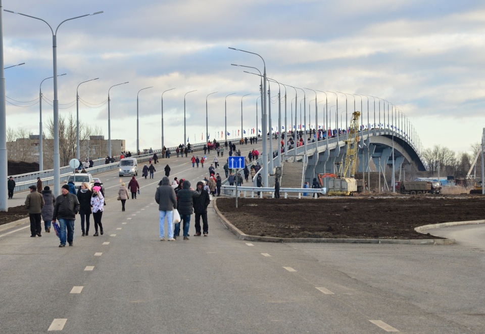 К юбилею открытия моста Победы. Они вошли в историю, пройдя по новому мосту самыми первыми!